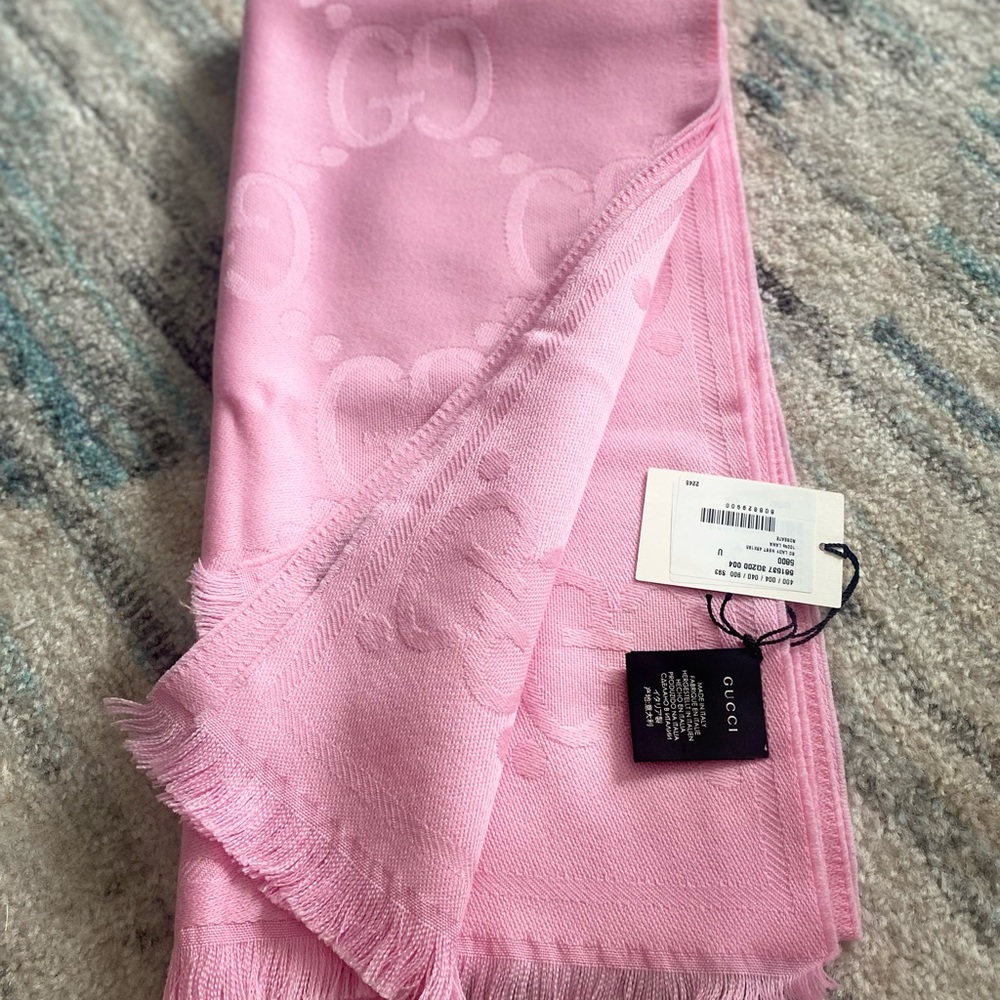 GUCCI Ladies Pink GG Logo Scarf Woman`s Wool Material Size 45 cm x 195 cm - Picture 2 of 8